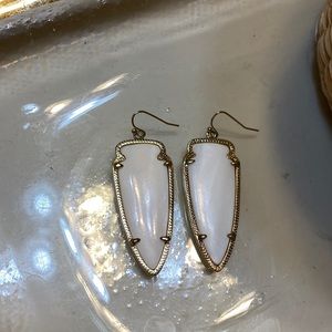 Kendra Scott arrow shaped gold plated and white pearl earrings - like new-